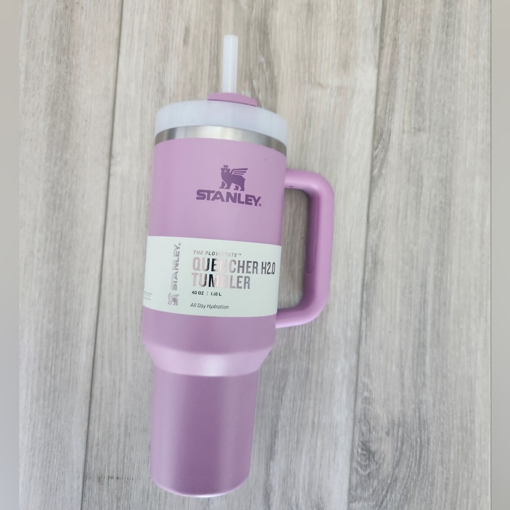 New Stanley Purple Quencher H2.0 Tumbler
